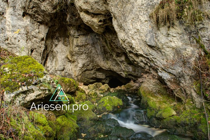 Alba - Garda de sus obiective turistice: Izbucul Cotetul Dobrestilor