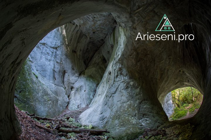 Arieseni - Muntii Apuseni - obiective turistice: Pestera Portile Bihorului